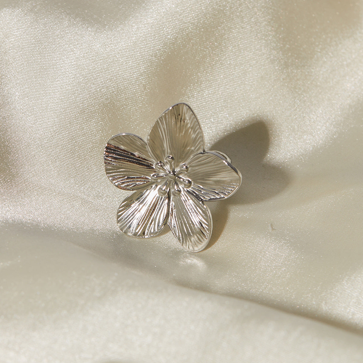 Flower Silver Petal Ring